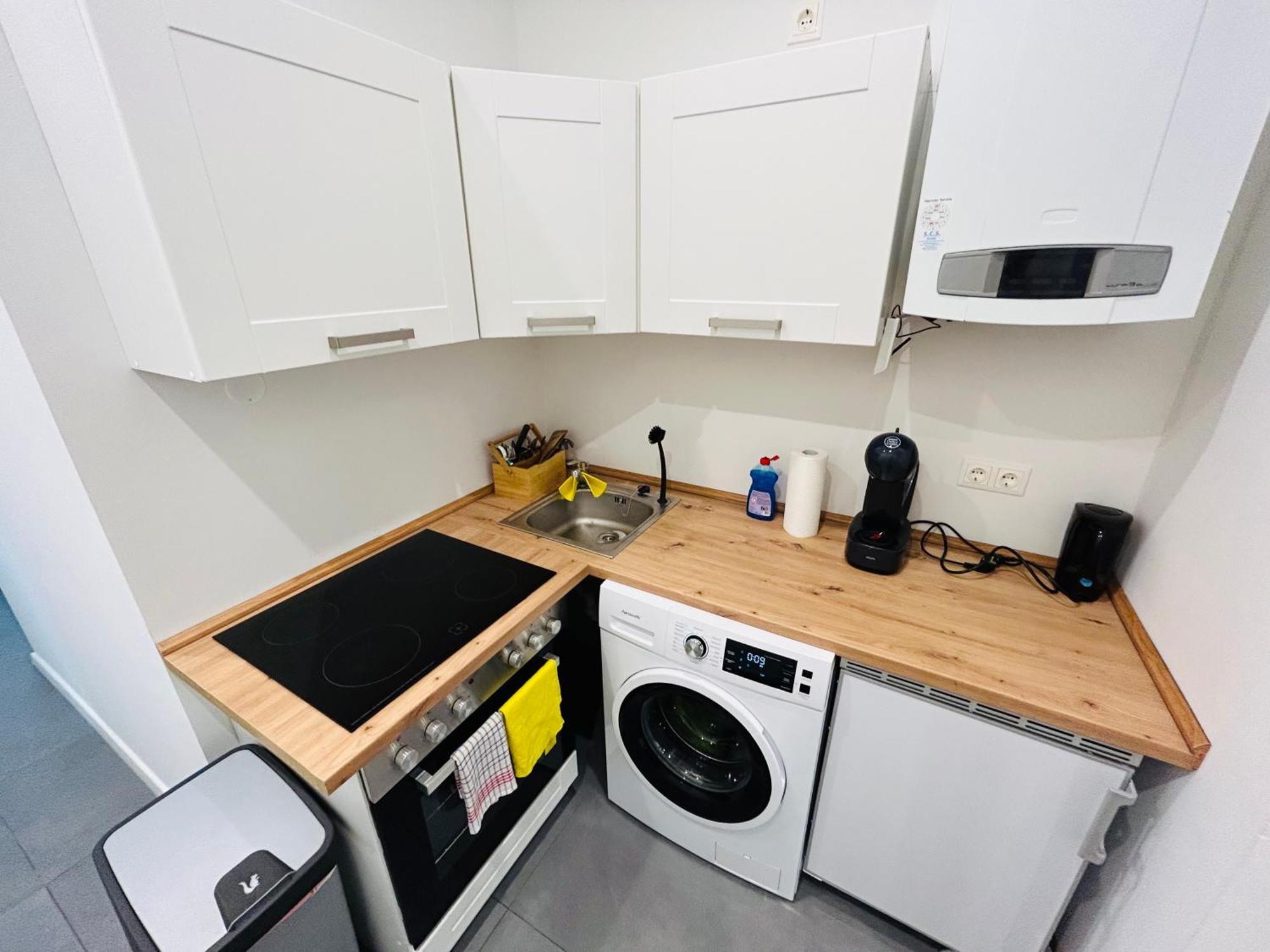 Long - - Free Parking Apartment *