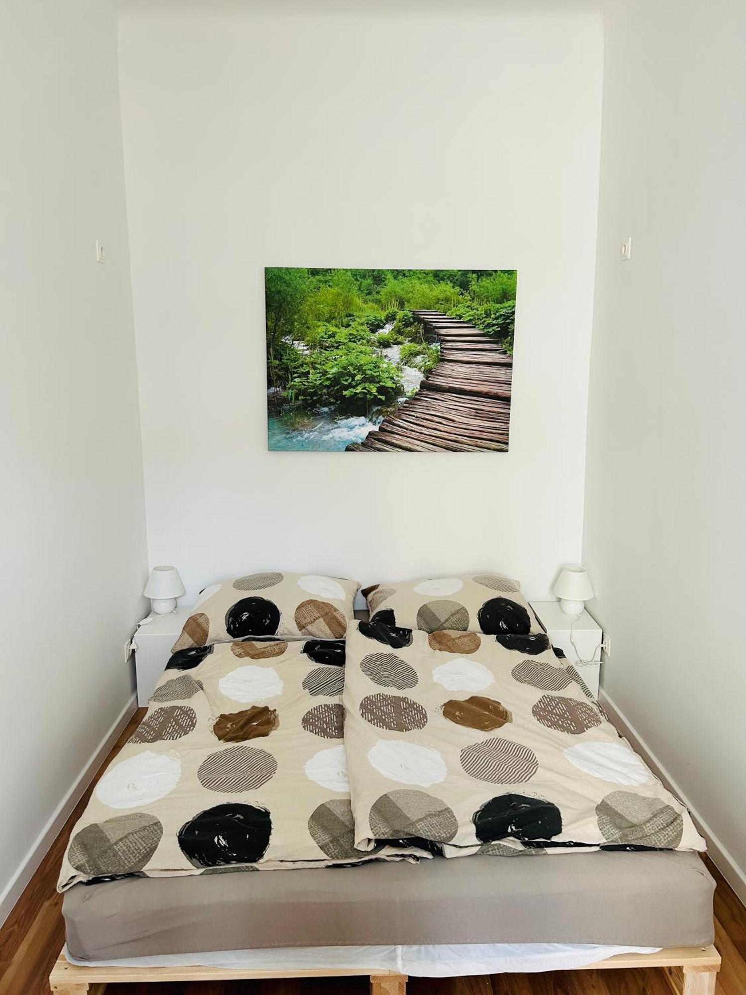 Long - - Free Parking Apartment