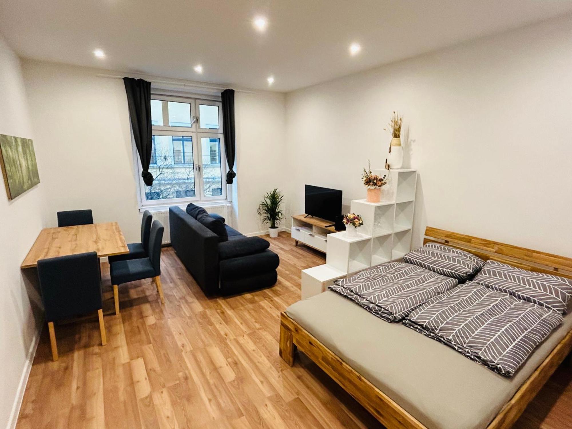 Long - - Free Parking Apartment *